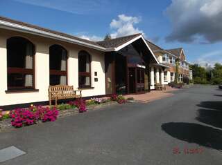 Отель Cedar Lodge Hotel & Restaurant Carrigbyrne-0